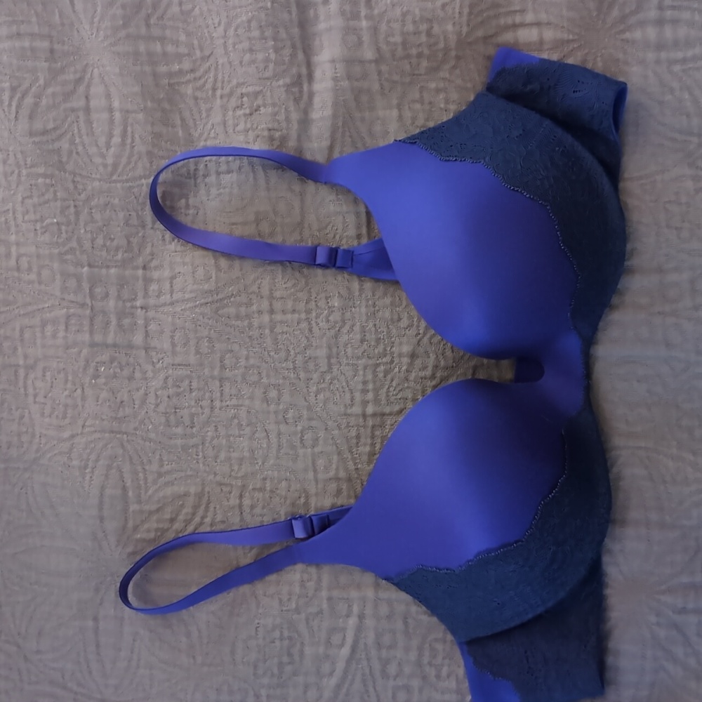 Victoria's Secret Incredible Push Up Bra 38B